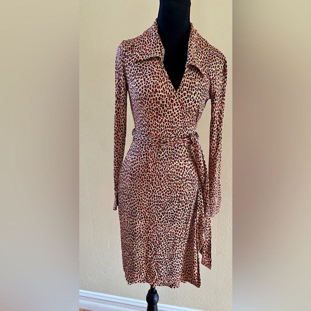 Diane Von Furstenberg Brown and White Wrap Dress Long Sleeve V-Neck